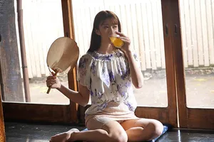 Mùa hè buồn chán ở quê xxx vợ yêu cạnh bên nhà thiếu thốn vì lấy chồng già