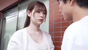 Người chồng tẻ nhạt, bà xã nhận ra cậu thanh niên nhà kề bên tốt hơn