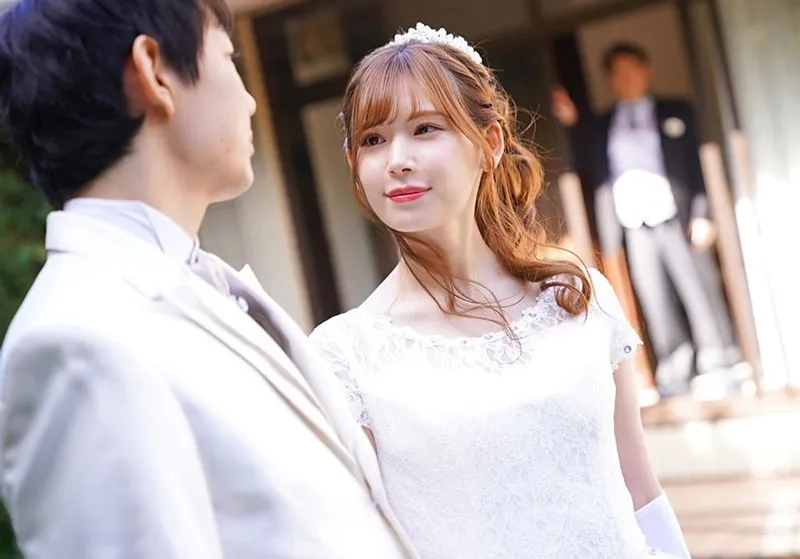 Bố chồng yêu chịch con dâu ngay sau lễ cưới của con trai